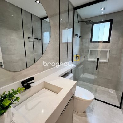Casa de Condomínio com 185m², 3 quartos (sendo 3 suítes), 2 garagens, no bairro Cachoeira do Bom Jesus em Florianópolis