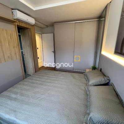 Casa de Condomínio com 185m², 3 quartos (sendo 3 suítes), 2 garagens, no bairro Cachoeira do Bom Jesus em Florianópolis