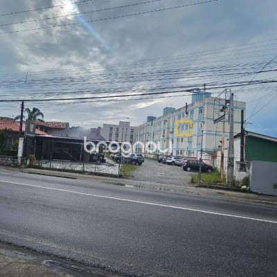 Terreno com 1753m², no bairro Praia Comprida em São José
