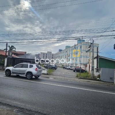Terreno com 1753m², no bairro Praia Comprida em São José