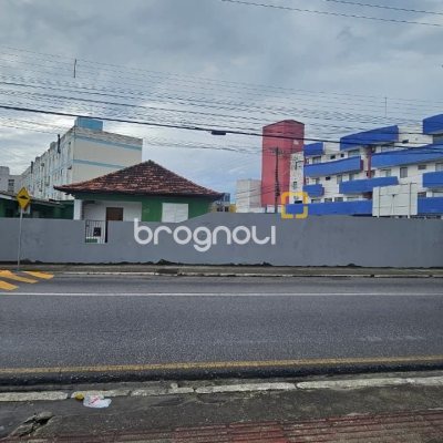 Terreno com 1753m², no bairro Praia Comprida em São José
