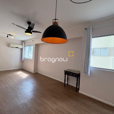 Apartamento com 95m², 3 quartos (sendo 1 suíte), 1 garagem, no bairro Centro em Florianópolis