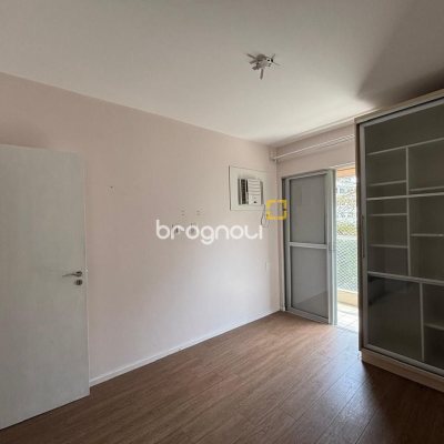 Apartamento com 95m², 3 quartos (sendo 1 suíte), 1 garagem, no bairro Centro em Florianópolis