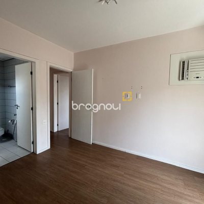 Apartamento com 95m², 3 quartos (sendo 1 suíte), 1 garagem, no bairro Centro em Florianópolis