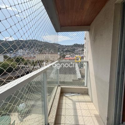 Apartamento com 95m², 3 quartos (sendo 1 suíte), 1 garagem, no bairro Centro em Florianópolis