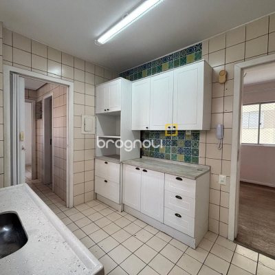 Apartamento com 95m², 3 quartos (sendo 1 suíte), 1 garagem, no bairro Centro em Florianópolis