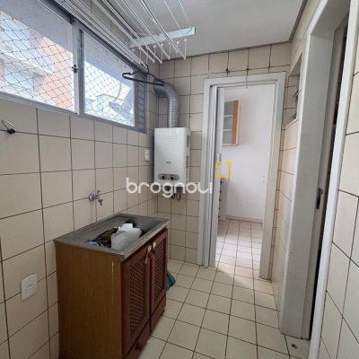 Apartamento com 95m², 3 quartos (sendo 1 suíte), 1 garagem, no bairro Centro em Florianópolis