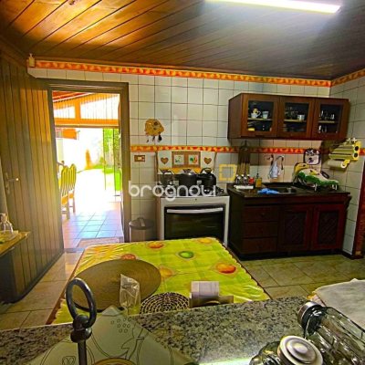 Casa com 153m², 3 quartos (sendo 1 suíte), 1 garagem, no bairro Ingleses em Florianópolis