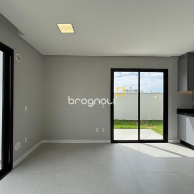 Studio com 75m², 1 quarto (sendo 1 suíte), 1 garagem, no bairro Coqueiros em Florianópolis
