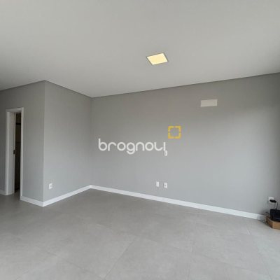 Studio com 75m², 1 quarto (sendo 1 suíte), 1 garagem, no bairro Coqueiros em Florianópolis