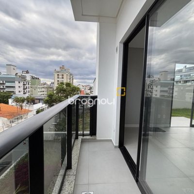 Studio com 75m², 1 quarto (sendo 1 suíte), 1 garagem, no bairro Coqueiros em Florianópolis