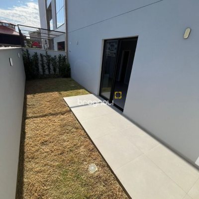 Studio com 75m², 1 quarto (sendo 1 suíte), 1 garagem, no bairro Coqueiros em Florianópolis