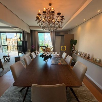 Cobertura com 418m², 3 quartos (sendo 3 suítes), 4 garagens, no bairro Centro em Florianópolis