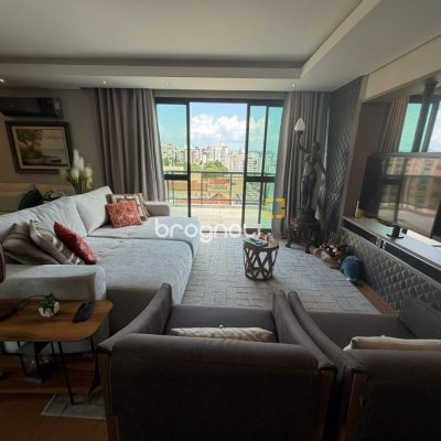 Cobertura com 418m², 3 quartos (sendo 3 suítes), 4 garagens, no bairro Centro em Florianópolis