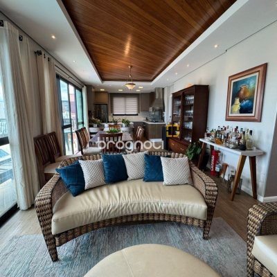 Cobertura com 418m², 3 quartos (sendo 3 suítes), 4 garagens, no bairro Centro em Florianópolis