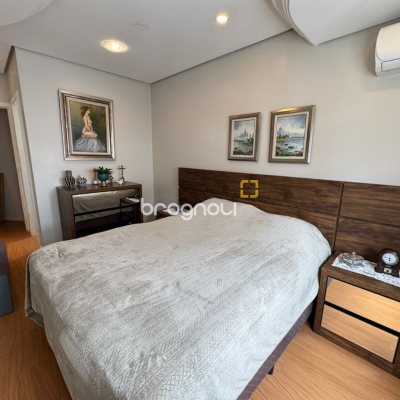 Cobertura com 418m², 3 quartos (sendo 3 suítes), 4 garagens, no bairro Centro em Florianópolis