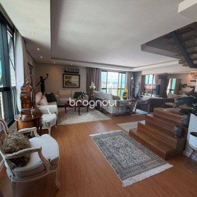 Cobertura com 418m², 3 quartos (sendo 3 suítes), 4 garagens, no bairro Centro em Florianópolis