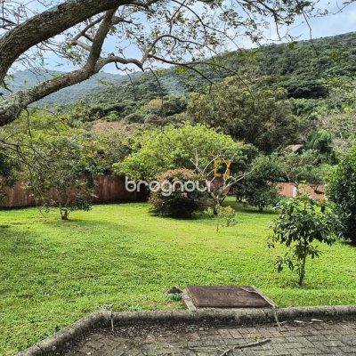 Terreno com 401m², no bairro Pântano do Sul em Florianópolis
