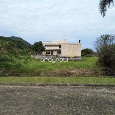 Terreno com 401m², no bairro Pântano do Sul em Florianópolis
