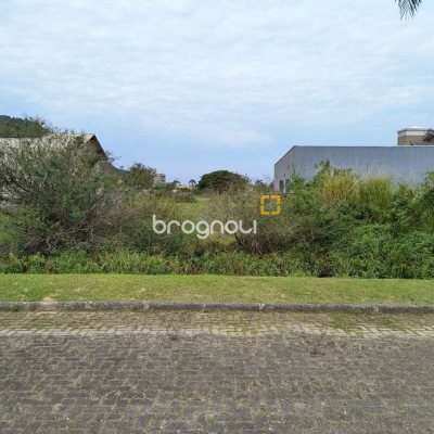 Terreno com 401m², no bairro Pântano do Sul em Florianópolis