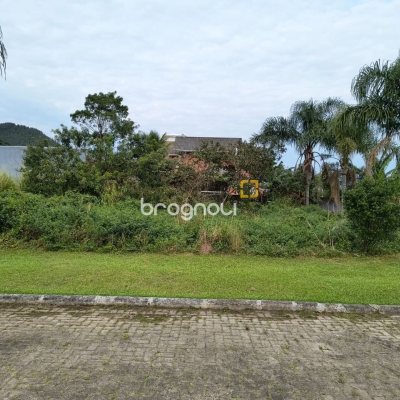 Terreno com 401m², no bairro Pântano do Sul em Florianópolis