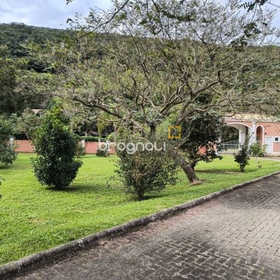 Terreno com 401m², no bairro Pântano do Sul em Florianópolis