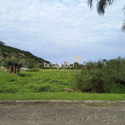 Terreno com 401m², no bairro Pântano do Sul em Florianópolis