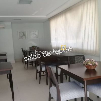 Apartamento com 75m², 2 quartos (sendo 1 suíte), 2 garagens, no bairro Centro em Florianópolis