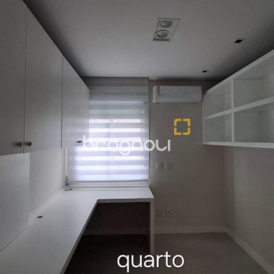 Apartamento com 75m², 2 quartos (sendo 1 suíte), 2 garagens, no bairro Centro em Florianópolis