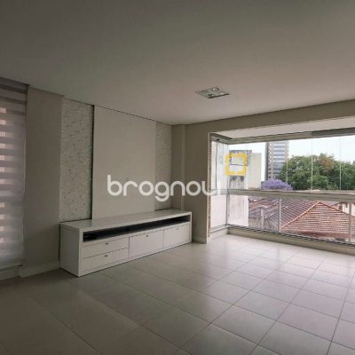Apartamento com 75m², 2 quartos (sendo 1 suíte), 2 garagens, no bairro Centro em Florianópolis