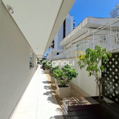 Apartamento com 75m², 2 quartos (sendo 1 suíte), 2 garagens, no bairro Centro em Florianópolis
