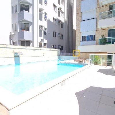 Apartamento com 75m², 2 quartos (sendo 1 suíte), 2 garagens, no bairro Centro em Florianópolis
