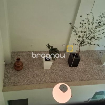 Apartamento com 75m², 2 quartos (sendo 1 suíte), 2 garagens, no bairro Centro em Florianópolis