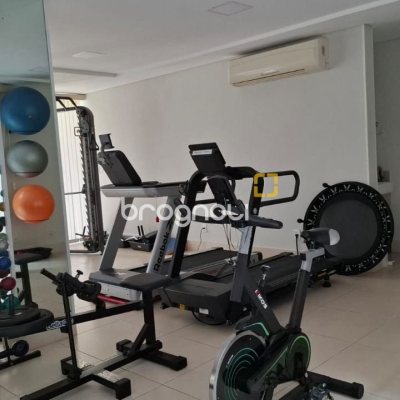 Apartamento com 75m², 2 quartos (sendo 1 suíte), 2 garagens, no bairro Centro em Florianópolis
