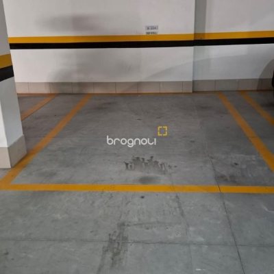 Apartamento com 75m², 2 quartos (sendo 1 suíte), 2 garagens, no bairro Centro em Florianópolis