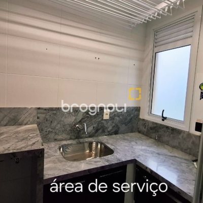 Apartamento com 75m², 2 quartos (sendo 1 suíte), 2 garagens, no bairro Centro em Florianópolis