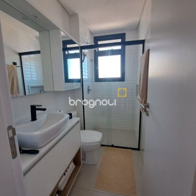 Apartamento com 79m², 2 quartos (sendo 2 suítes), 1 garagem, no bairro Estreito em Florianópolis