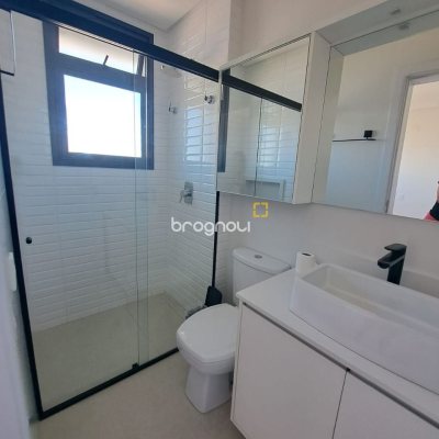 Apartamento com 79m², 2 quartos (sendo 2 suítes), 1 garagem, no bairro Estreito em Florianópolis