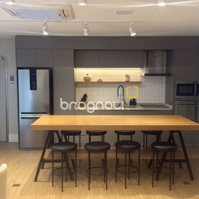 Apartamento com 79m², 2 quartos (sendo 2 suítes), 1 garagem, no bairro Estreito em Florianópolis