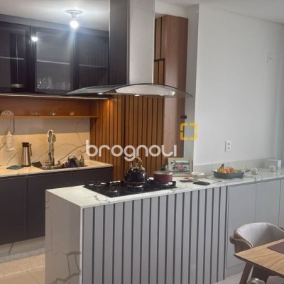 Apartamento com 79m², 2 quartos (sendo 2 suítes), 1 garagem, no bairro Estreito em Florianópolis