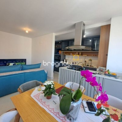Apartamento com 79m², 2 quartos (sendo 2 suítes), 1 garagem, no bairro Estreito em Florianópolis