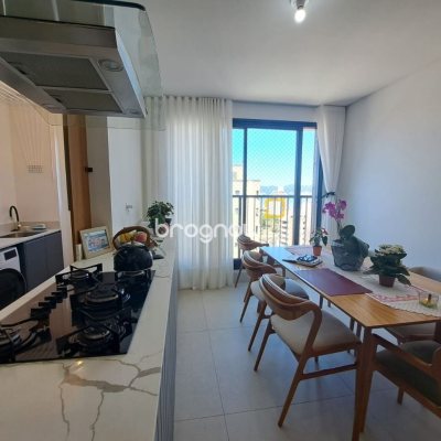 Apartamento com 79m², 2 quartos (sendo 2 suítes), 1 garagem, no bairro Estreito em Florianópolis