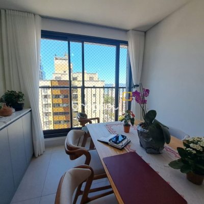 Apartamento com 79m², 2 quartos (sendo 2 suítes), 1 garagem, no bairro Estreito em Florianópolis