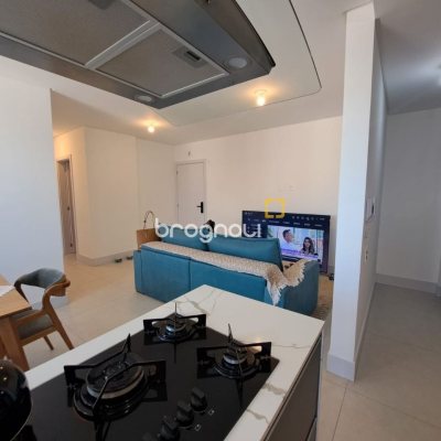 Apartamento com 79m², 2 quartos (sendo 2 suítes), 1 garagem, no bairro Estreito em Florianópolis