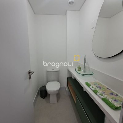 Apartamento com 79m², 2 quartos (sendo 2 suítes), 1 garagem, no bairro Estreito em Florianópolis