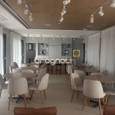 Apartamento com 79m², 2 quartos (sendo 2 suítes), 1 garagem, no bairro Estreito em Florianópolis