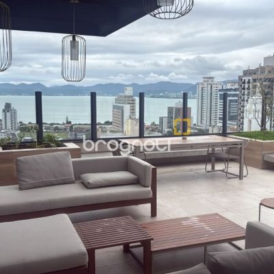 Apartamento com 79m², 2 quartos (sendo 2 suítes), 1 garagem, no bairro Estreito em Florianópolis