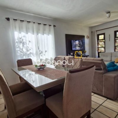 Casa com 235m², 4 quartos (sendo 2 suítes), 1 garagem, no bairro Ingleses em Florianópolis