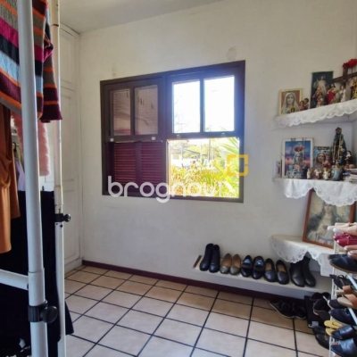 Casa com 235m², 4 quartos (sendo 2 suítes), 1 garagem, no bairro Ingleses em Florianópolis