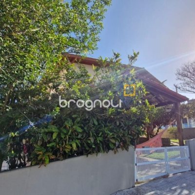 Casa com 235m², 4 quartos (sendo 2 suítes), 1 garagem, no bairro Ingleses em Florianópolis